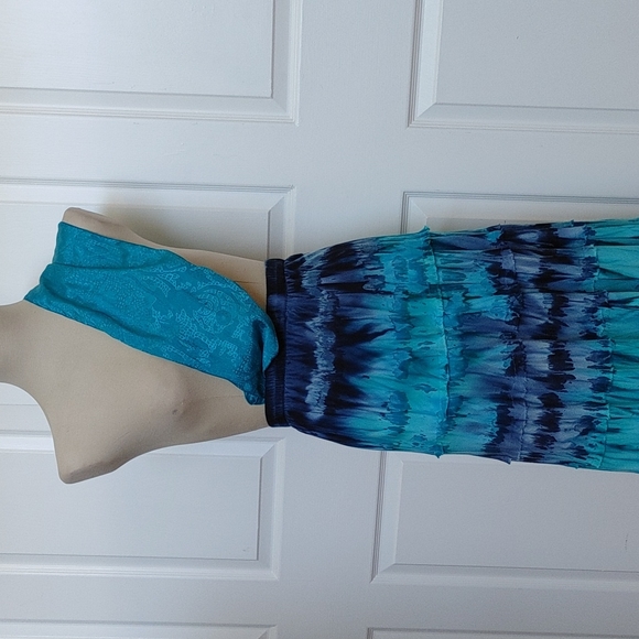 💙 Creative Looks Skirt/ Free Scarf! - Picture 2 of 12